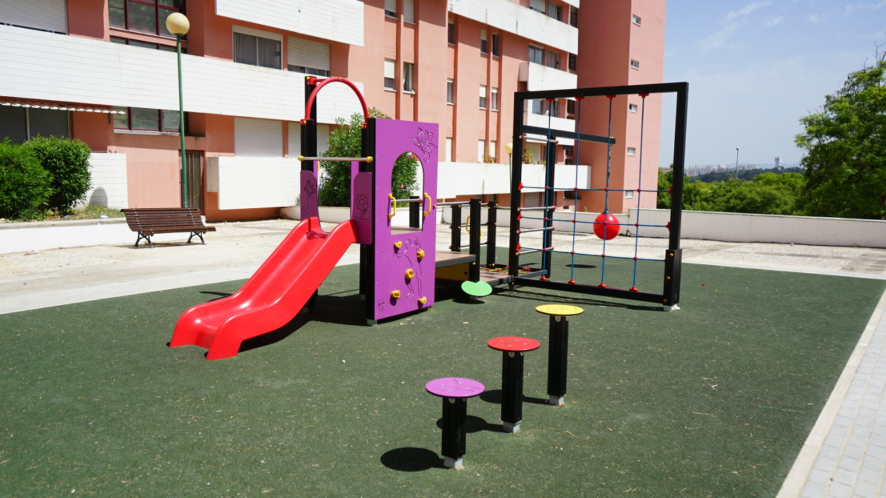 O Parque Infantil do Bairro Rosa está concluído